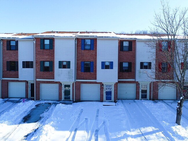Building Photo - 212 Woodhaven Dr