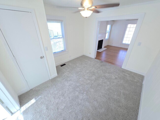 Building Photo - 621 Grace Ave