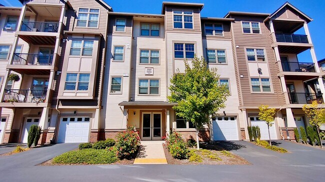 Building Photo - This Fantastic One-Level Condo is Located ...