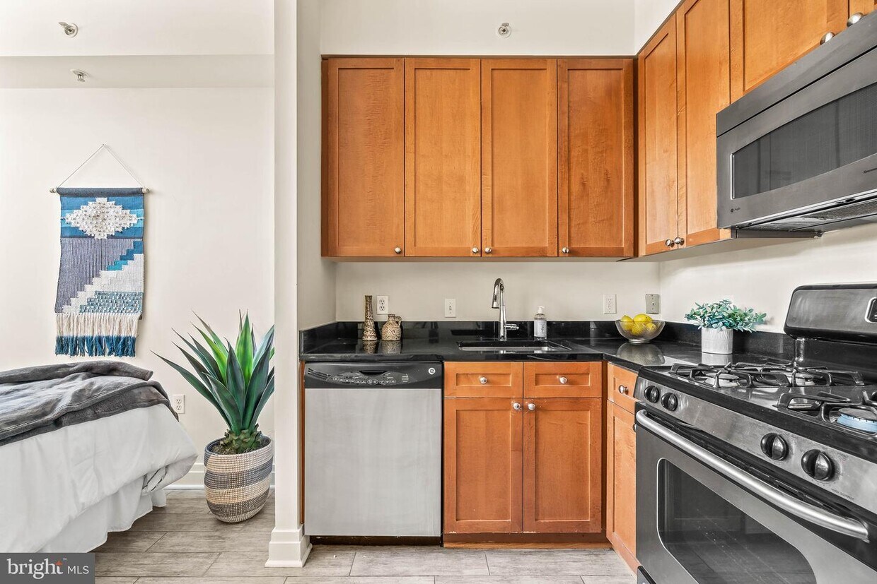 Foto principal - 2120 Vermont Ave NW