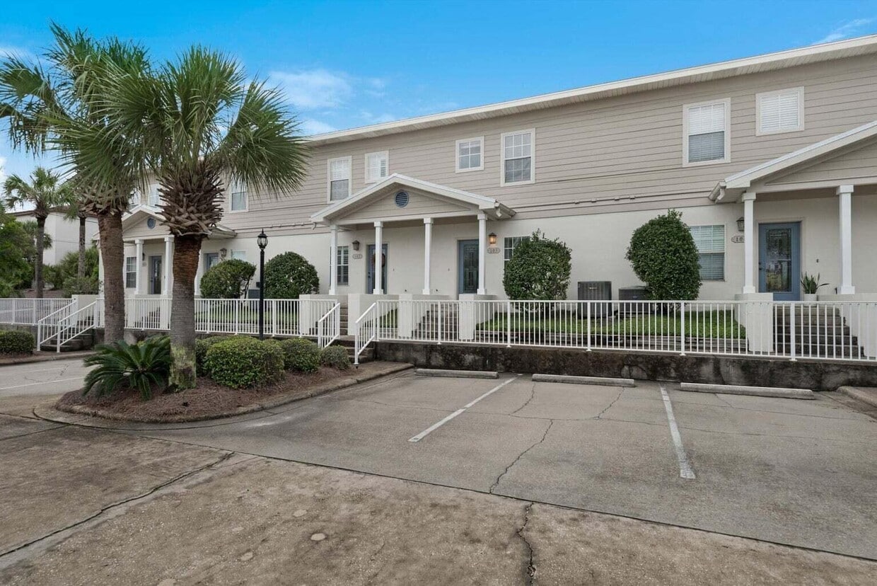 104 Sandtrap Rd, Miramar Beach, FL 32550 Townhome Rentals in Miramar