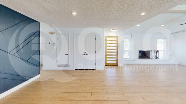 Foto del edificio - 2131 Blossom Ln