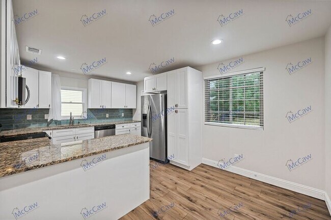 Foto del edificio - 4120 Valentine St