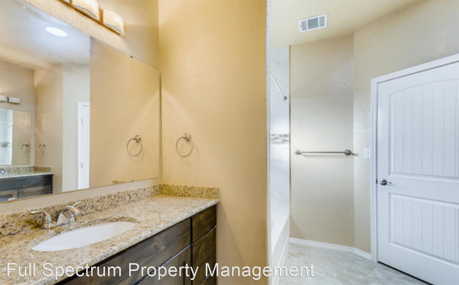 Building Photo - 3 br, 2 bath House - 2414 Martin Luther Ki...