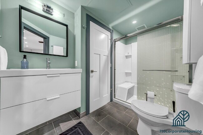 Building Photo - Furnished 2-Bedroom, 2-Bath Apartment near the Medical Campus