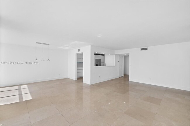 Foto del edificio - 1420 Brickell Bay Dr