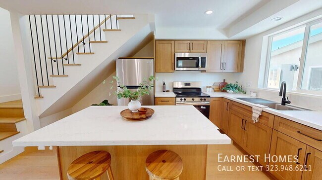 Foto del edificio - 6445 Satsuma Ave