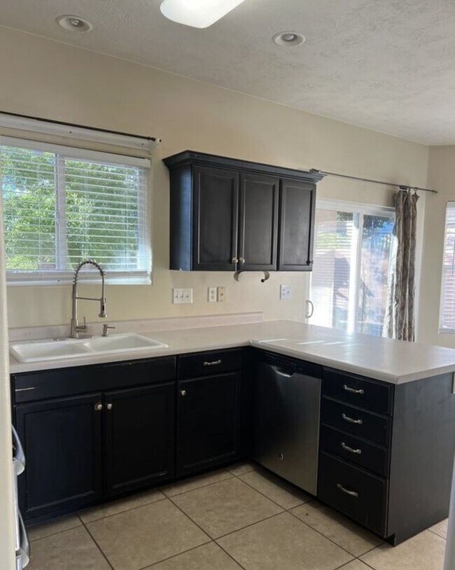 Foto del edificio - Charming 3 Bed, 2 Bath Home in Washington, UT