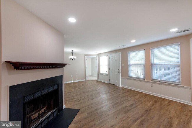 Building Photo - 4356 Pembrook Village Dr