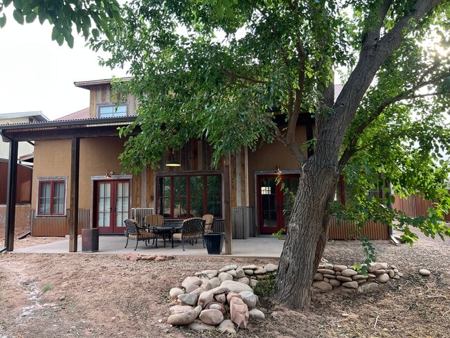 Building Photo - 1286 Dream Dr