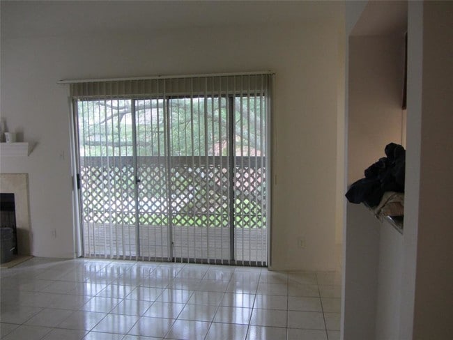 Building Photo - 6500 Harbor Town Dr