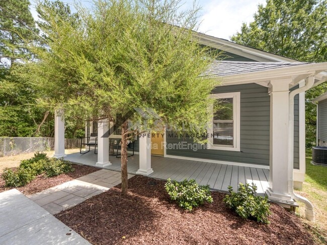 Photo - 1010 Cole St House