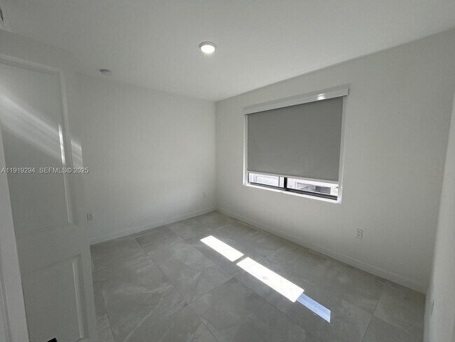 Building Photo - 14568 SW 261st Ter