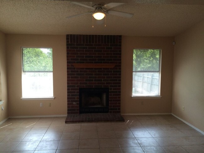 Building Photo - 13941 Maricella Ln