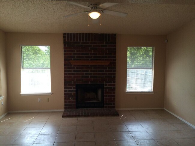 Foto del edificio - 13941 Maricella Ln