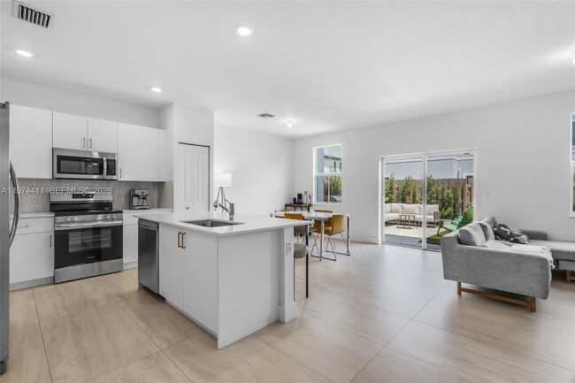 Foto del edificio - 11927 NW 46th St