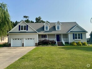 Building Photo - 200 Pleasant Dr