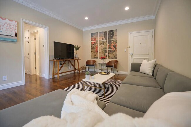 Living Area - 9601 Charleville Blvd