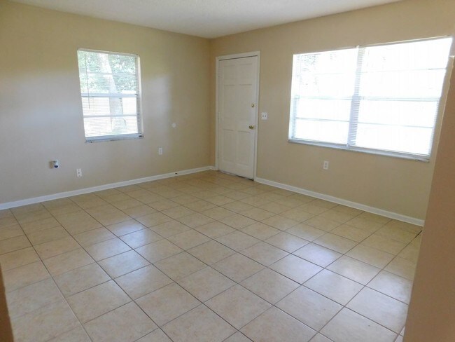 Building Photo - 1348 Independence Rd