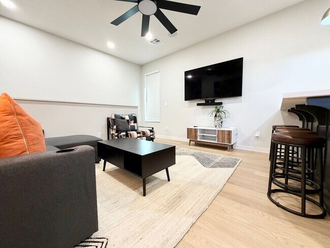 Foto del edificio - ***611 SW 2nd Street***