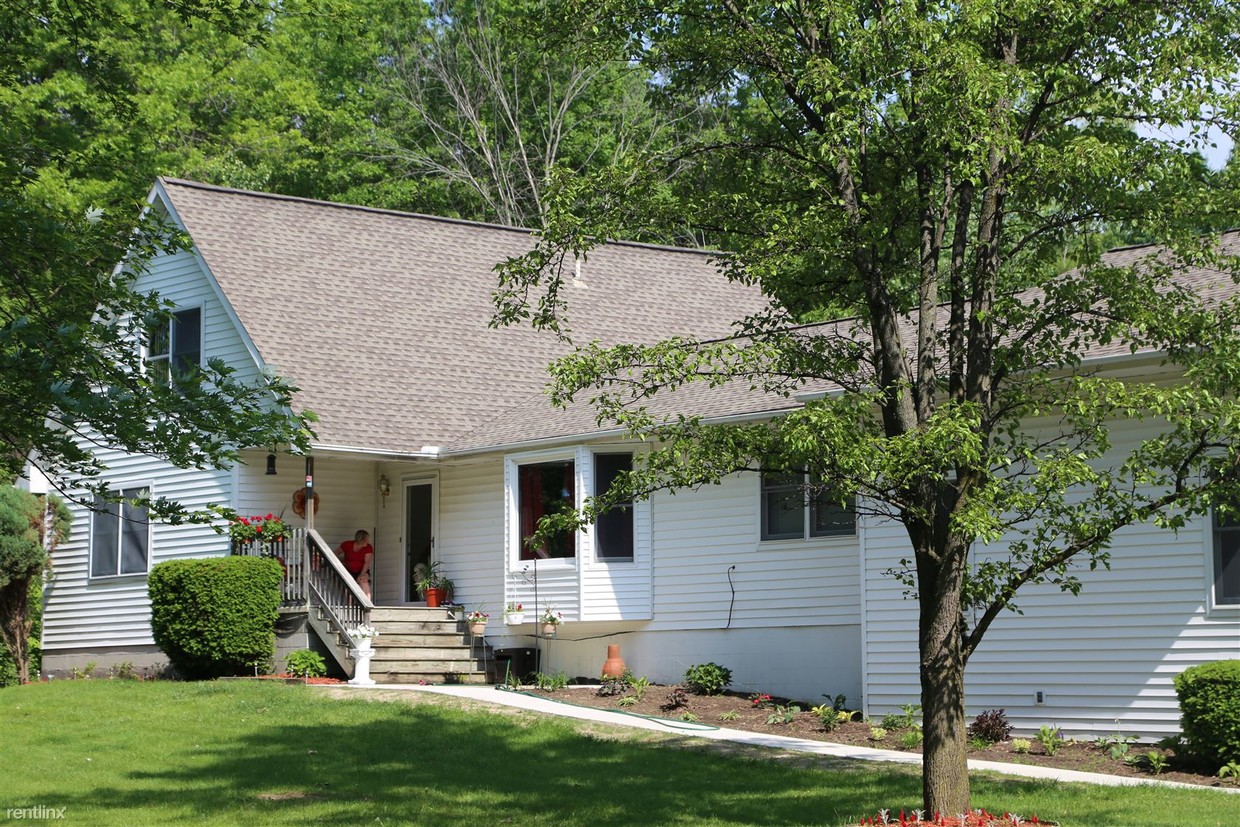 Primary Photo - 10439 Torrey Rd