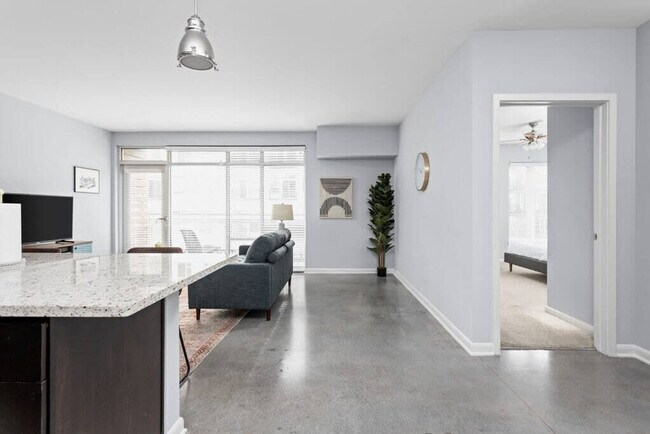 Foto del edificio - 450 E Market St