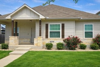 Building Photo - 511 Pulitzer Dr