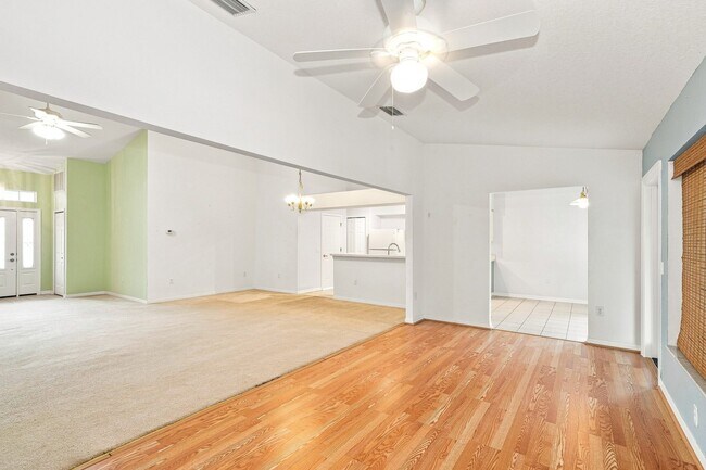 Foto del edificio - 11220 Hollander Ave