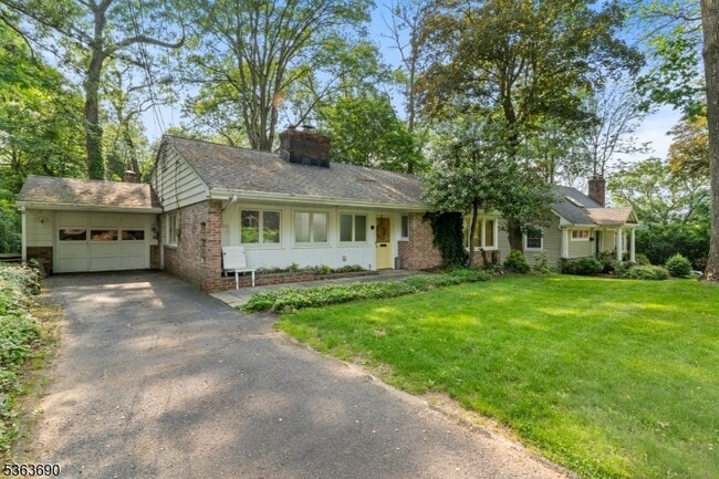 Building Photo - 76 Beech Ave