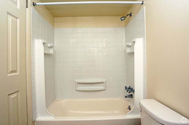 Bathroom - Robin Hill Apartments