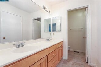 Building Photo - 378 Camelback Rd