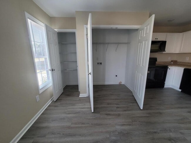 Building Photo - 3952 Sedona Dr