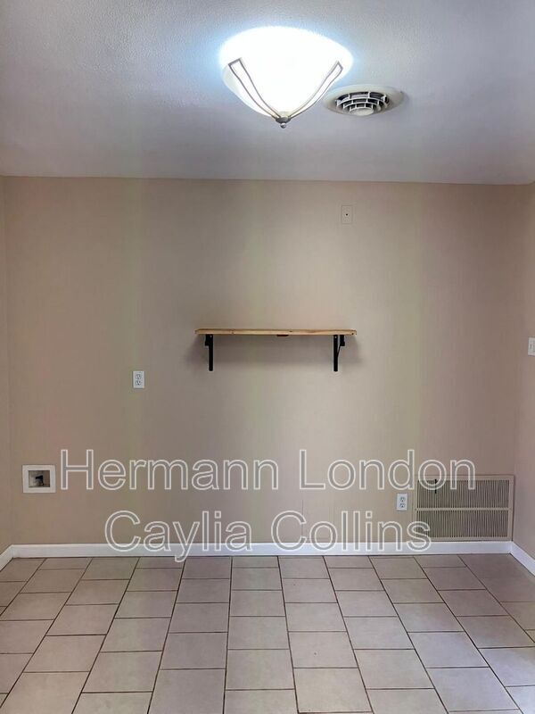 Foto del edificio - 9463 Margo Ann Ln