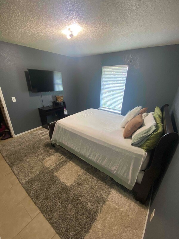 Foto principal - 8826 E 76th St