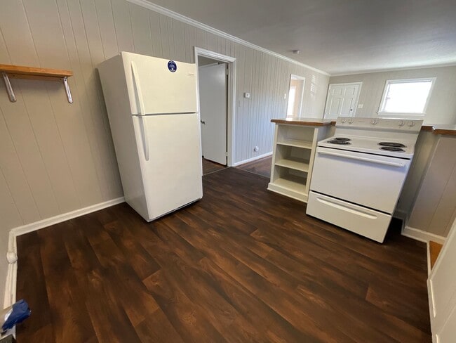 Building Photo - 201 Lowdermilk St