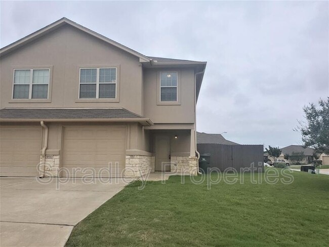 Building Photo - 4810B Deep Dr