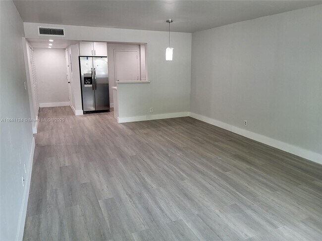 Foto del edificio - 9125 SW 77th Ave