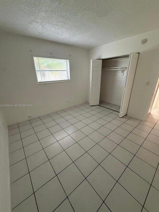 Foto del edificio - 16851 NE 18th Ave