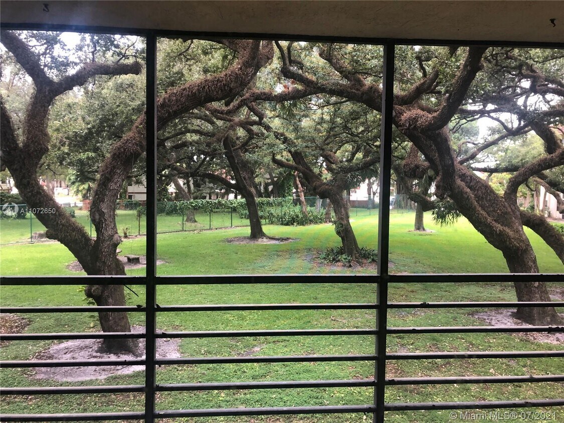 451 Ives Dairy Rd Unit 2031, Miami, FL 33179 Condo for Rent in Miami