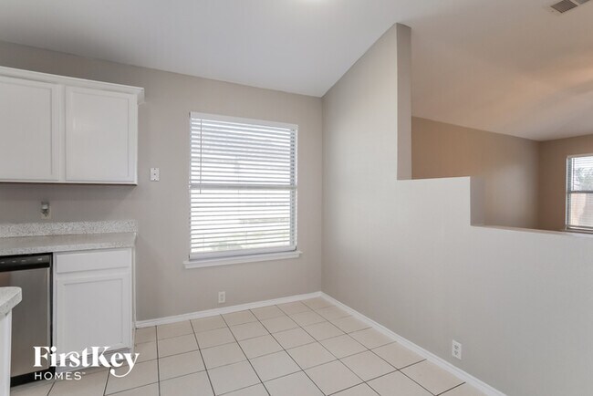 Building Photo - 6707 Silvercrest Dr