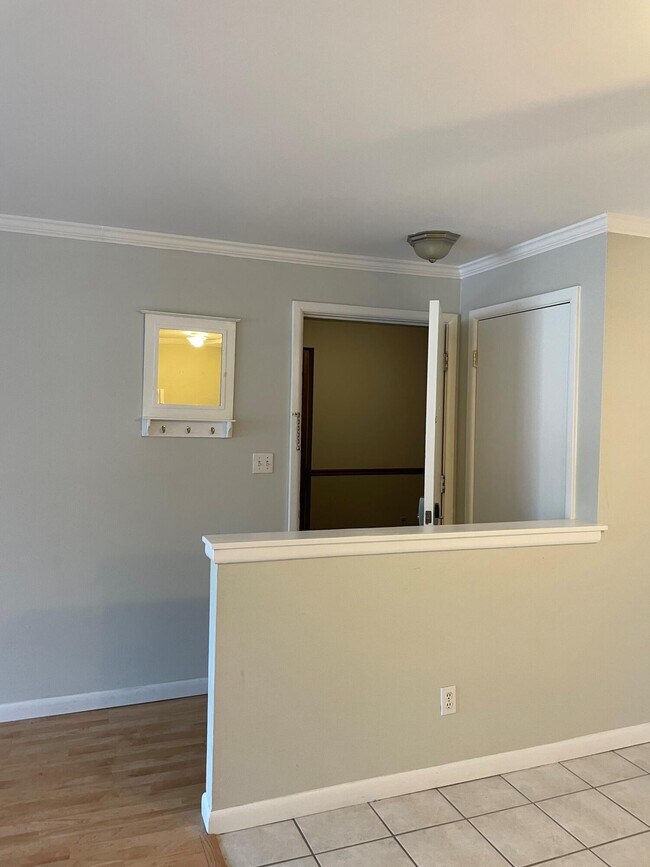 255 Elmwood Ave Unit 211, Lake Geneva, WI 53147 Condo for Rent in