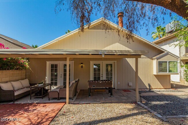 Building Photo - 2 bed 2 bath Chandler home!
