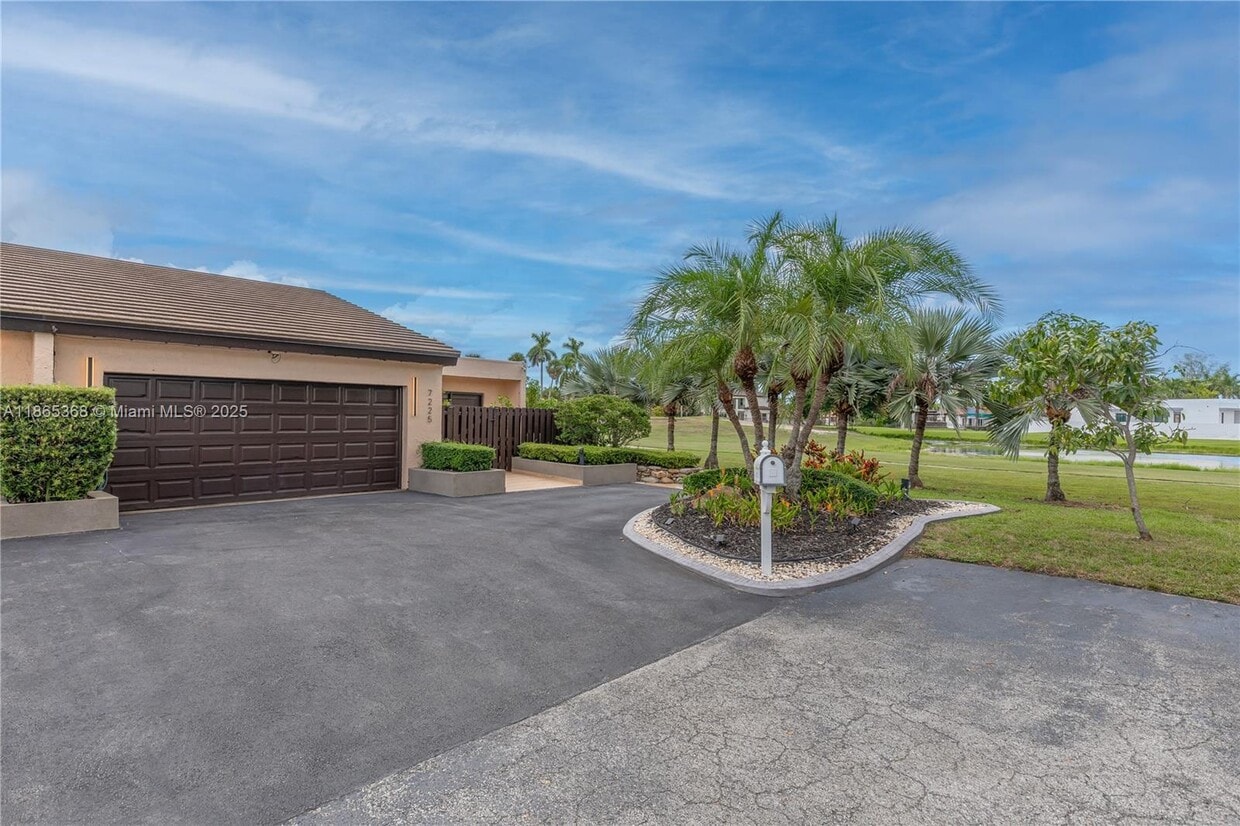 Primary Photo - 7225 Coldstream Dr