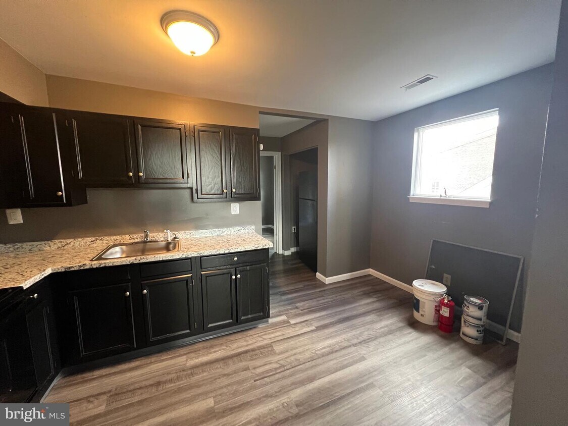 13 E Broad St, Burlington, NJ 08016 Room for Rent in Burlington, NJ