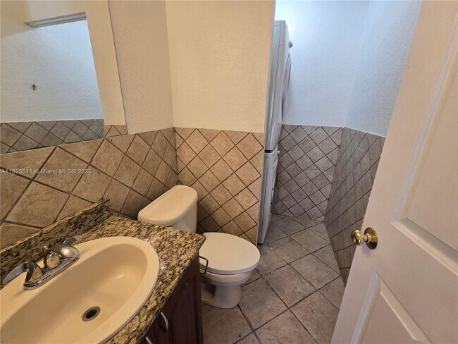 Foto del edificio - 5623 NW 21st St