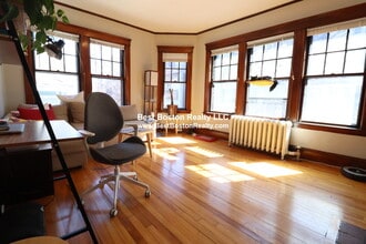 Building Photo - 11 Story St