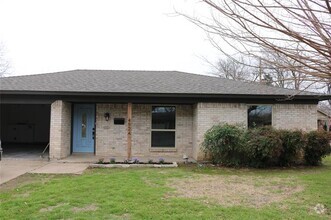 Building Photo - 4924 Cummings Dr