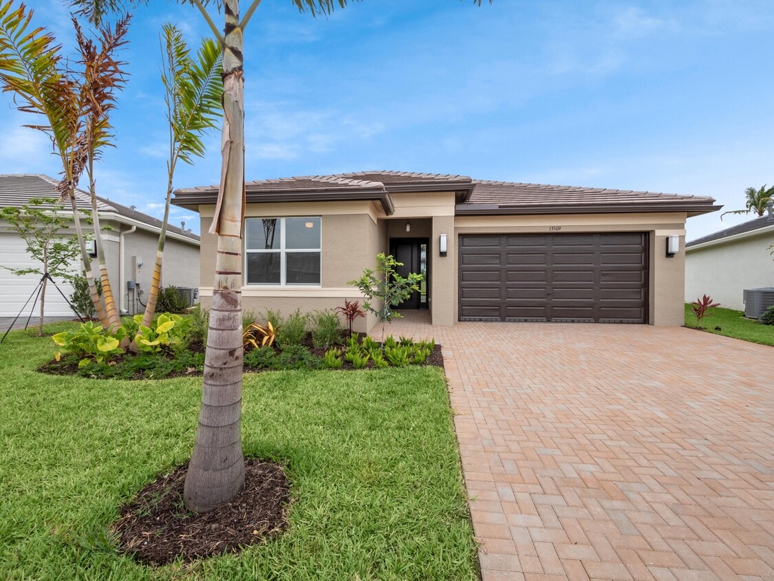 Primary Photo - 13509 SW Oceanus Blvd