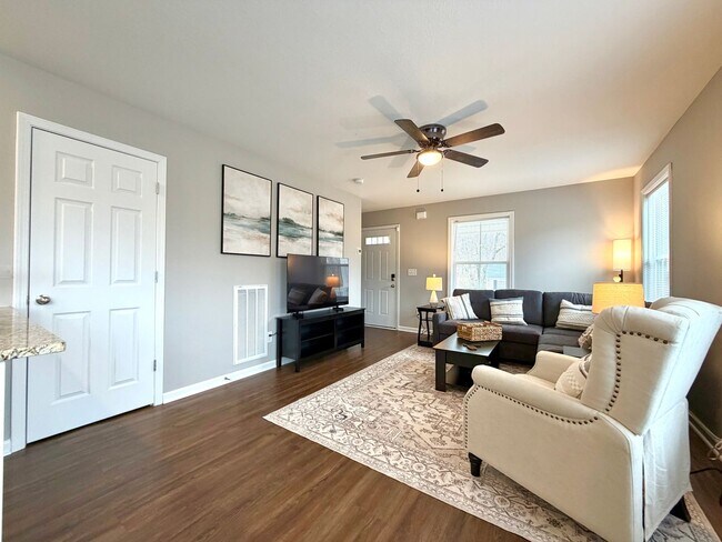 Foto del edificio - 925 Woody Hills Dr