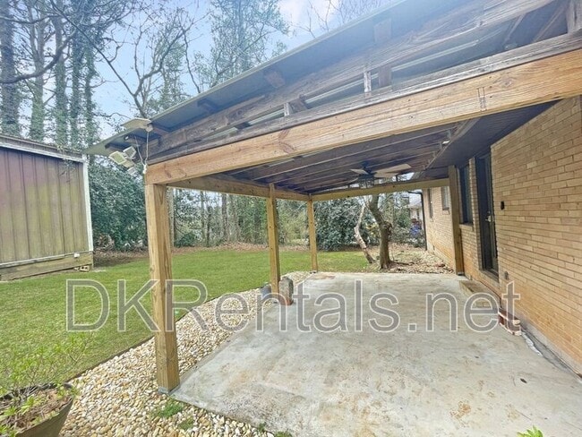 Photo - 481 Virginia Pl SE House